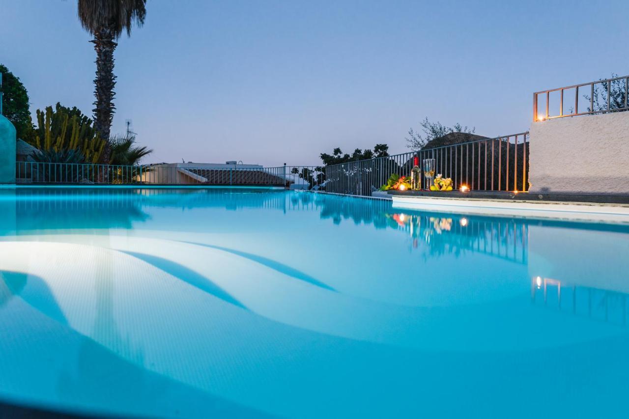 Hotel Residence La Villetta Canneto  Exterior photo
