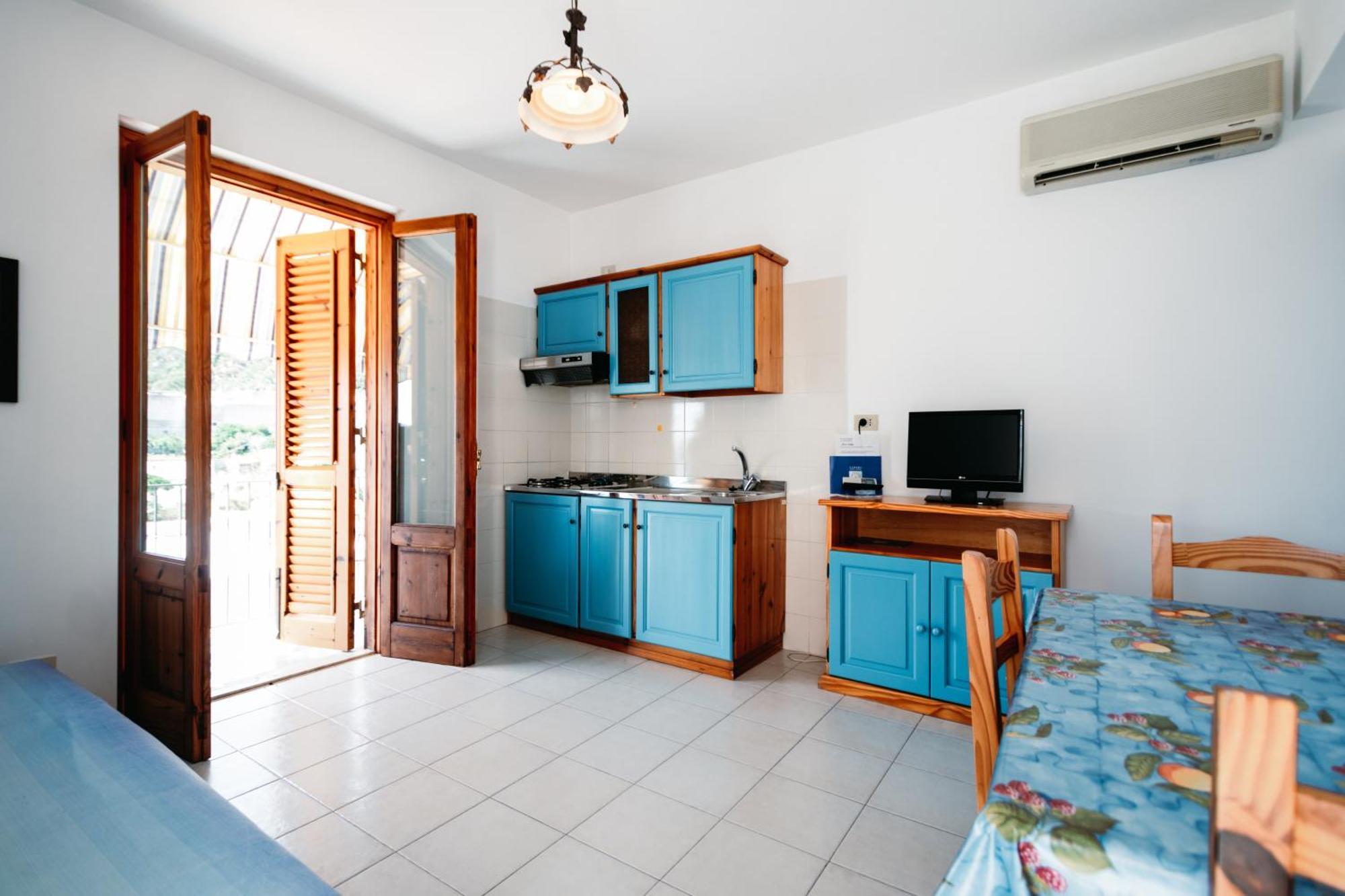 Hotel Residence La Villetta Canneto  Room photo