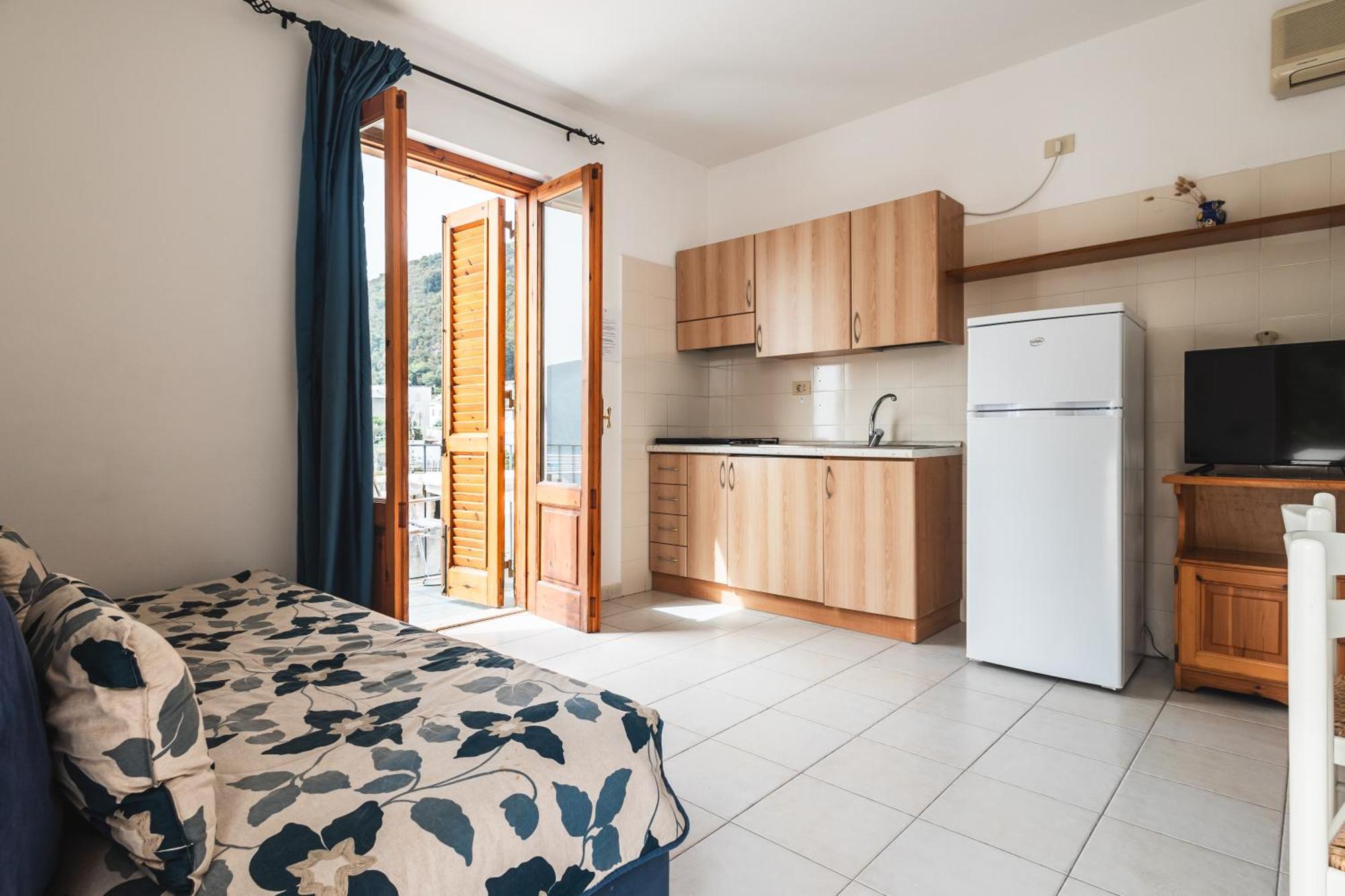 Hotel Residence La Villetta Canneto  Room photo