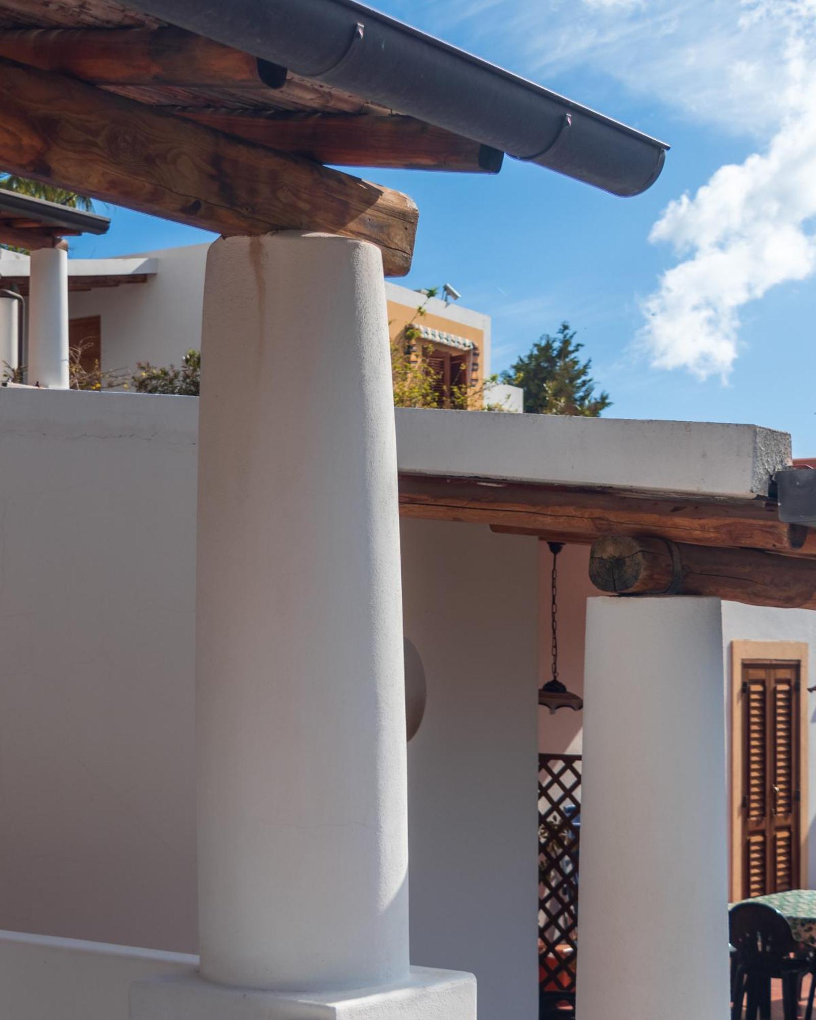 Hotel Residence La Villetta Canneto  Exterior photo