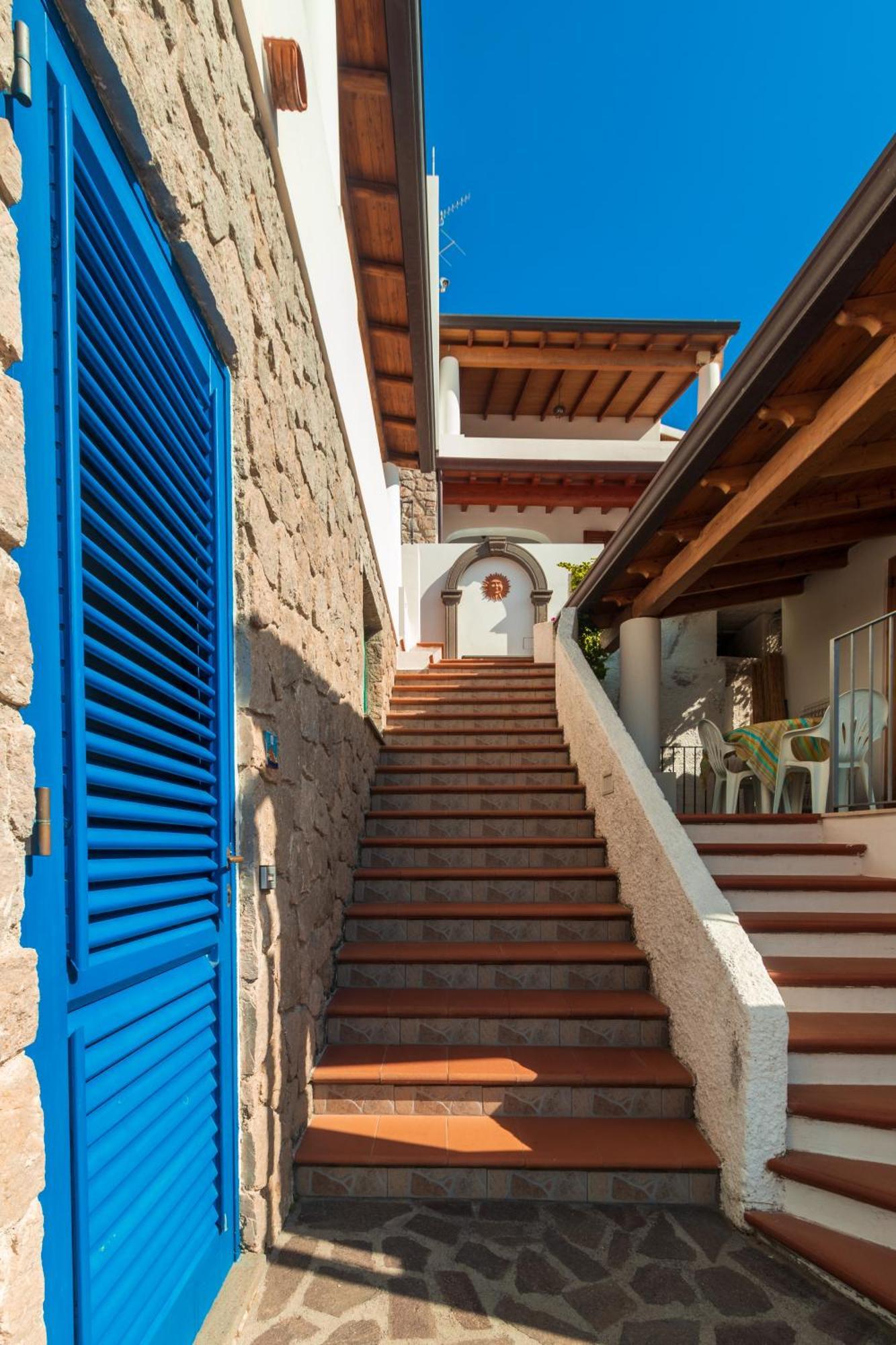 Hotel Residence La Villetta Canneto  Exterior photo