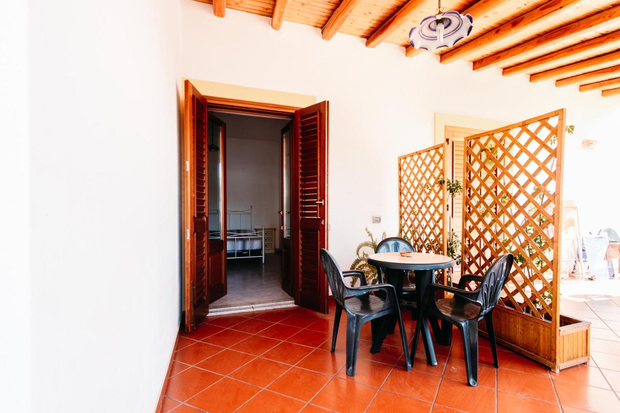 Hotel Residence La Villetta Canneto  Exterior photo